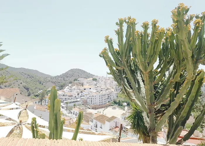 Las Pizarrillas: Tu Hogar En Este Blanco Pueblo