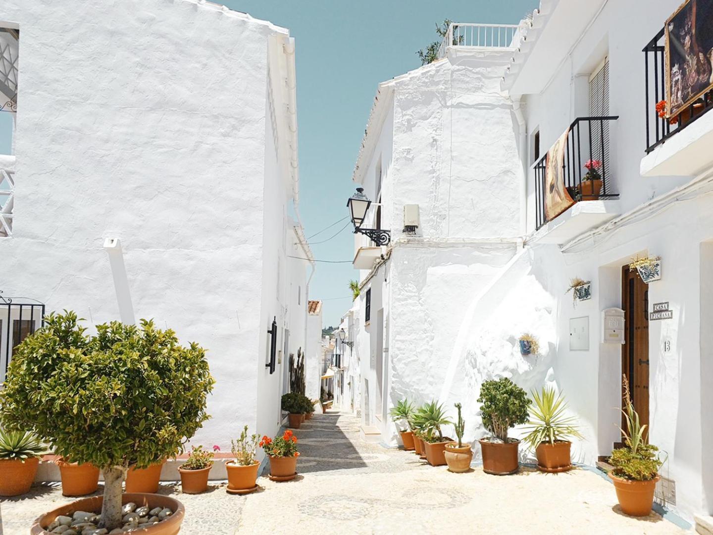Pizarrillas: Tu Hogar En Blanco Pueblo *