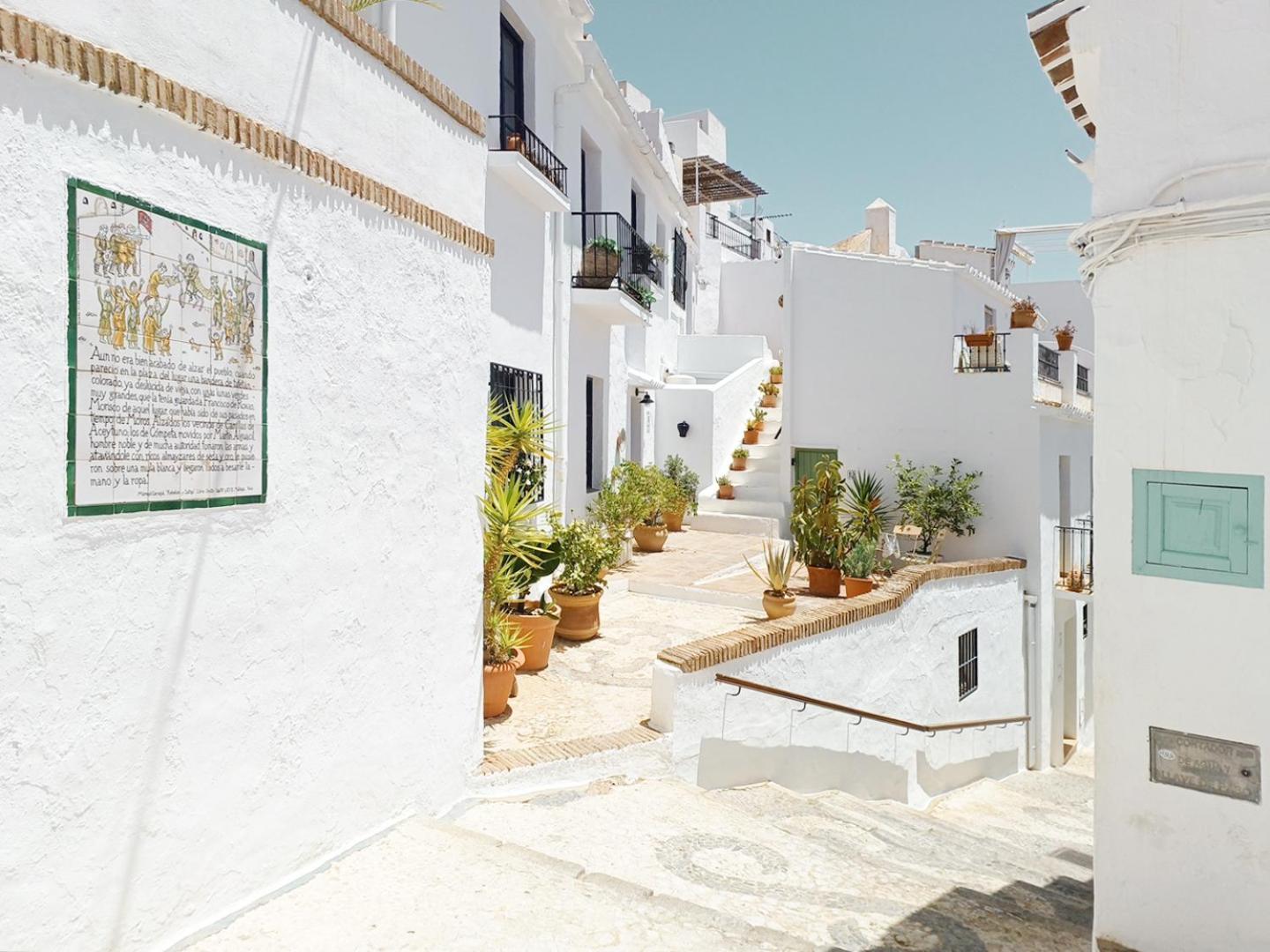 Pizarrillas: Tu Hogar En Blanco Pueblo