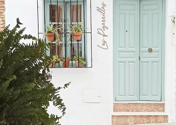 Las Pizarrillas: Tu Hogar En Este Blanco Pueblo