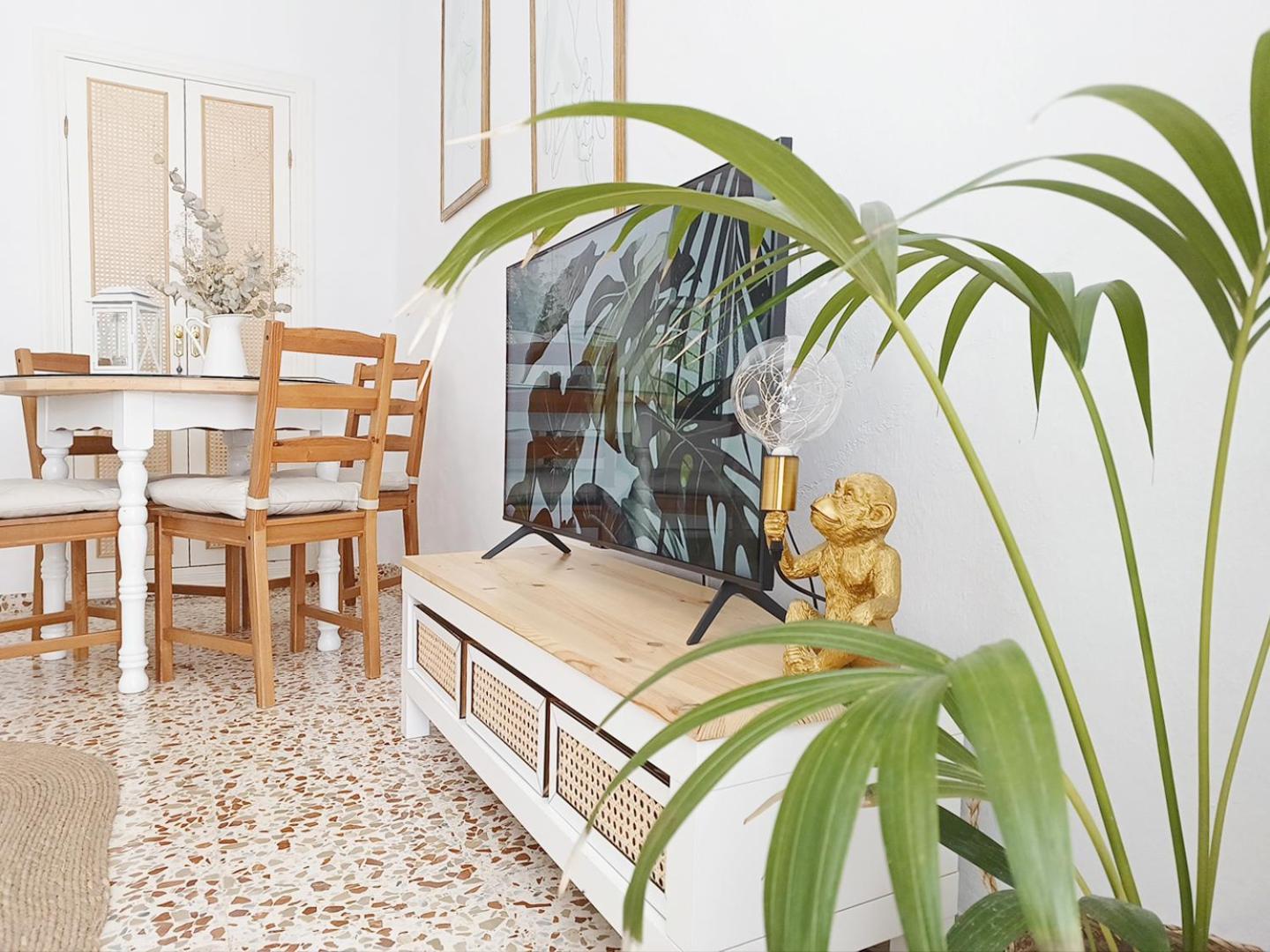 Holiday home Pizarrillas: Tu Hogar En Blanco Pueblo